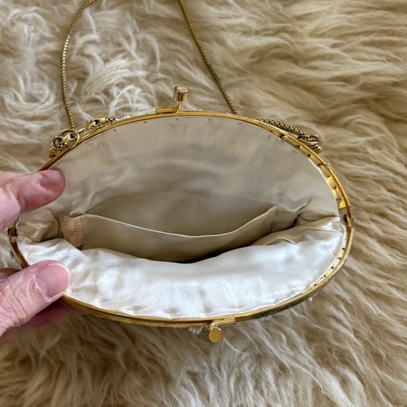 Elegant Vintage Beaded Floral Evening Clutch Bag with Gold Chain Strap - Picture 3 of 4
